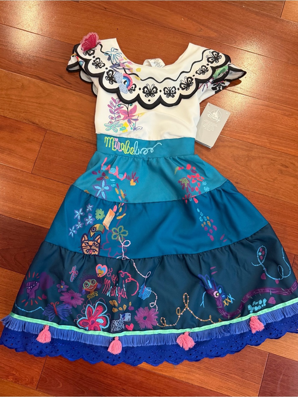 Disney Encanto Mirabel Costume Dress – Girls Size 5/6 – New With Tags